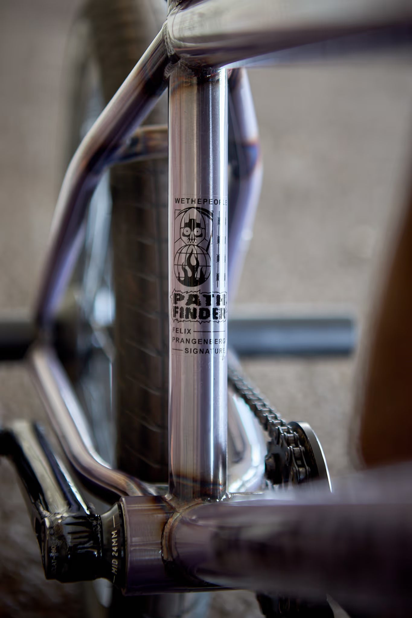 CUADRO WETHEPEOPLE PATHFINDER TRANSLUCENT LILAC 21''