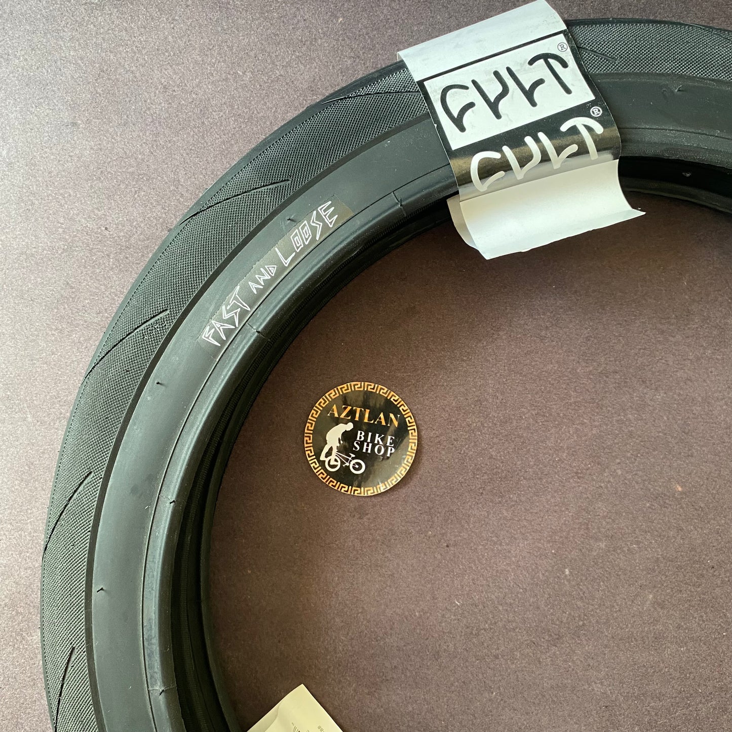 PAR DE LLANTAS CULT FAST AND LOOSE 2.40''