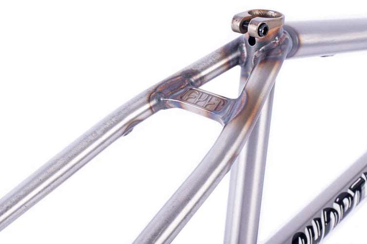 CUADRO CULT SHORTY RAW 20.5''