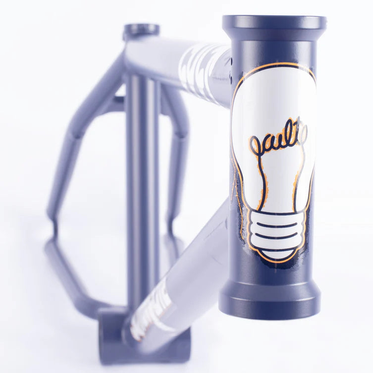 CUADRO CULT SHORTY SUMN LITE NAVY 20.75''