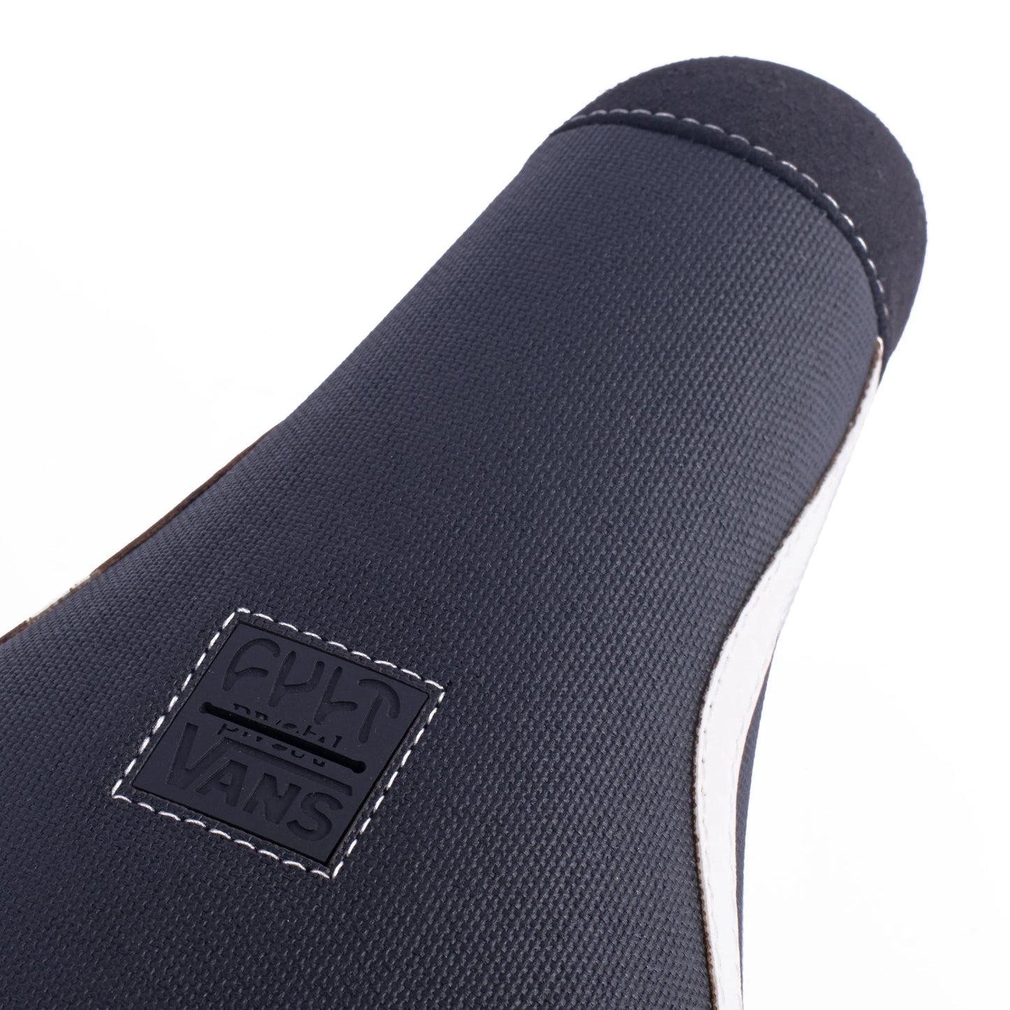 ASIENTO CULT X VANS OLD SKOOL BLACK